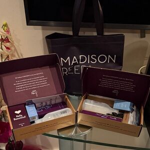 Madison Reed Hair Care Set with Tote 5.5NNN Modena brown 2 kits